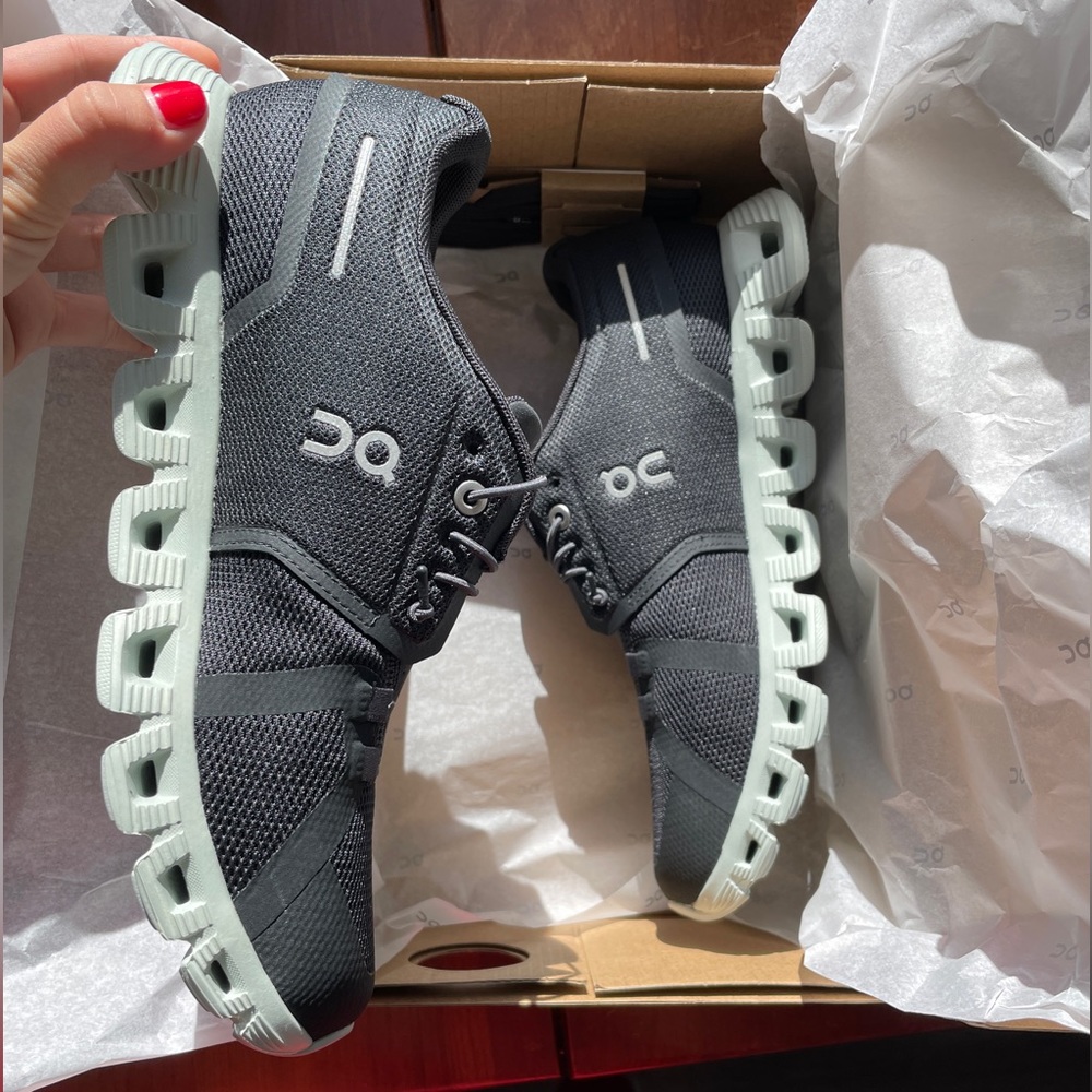 Cloud 5 Magnet Surf Women’s Sneakers Size 8